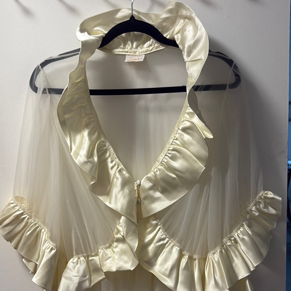 Val Mode Women’s Vintage Luxurious Cream Satin & Nylon Negligee Peignoir S/M